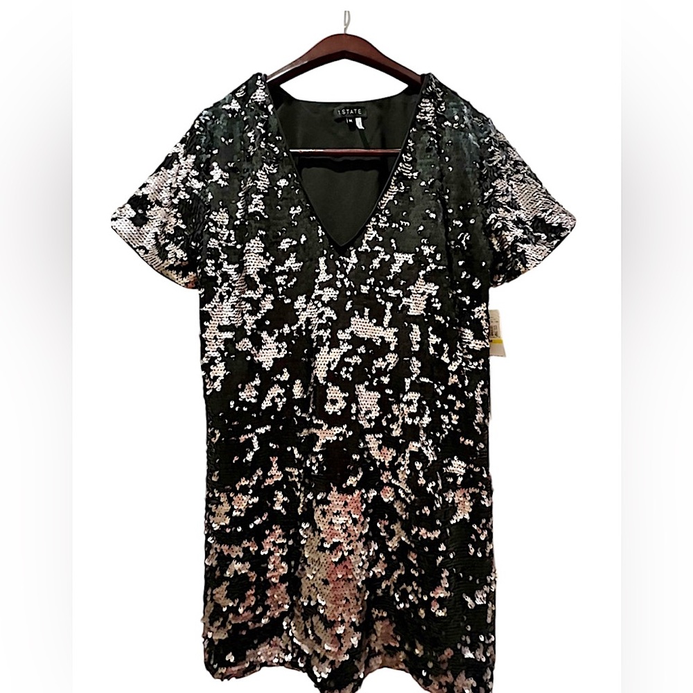 1. STATE- NEW Sequin Shift dress. 🖤🩶🖤